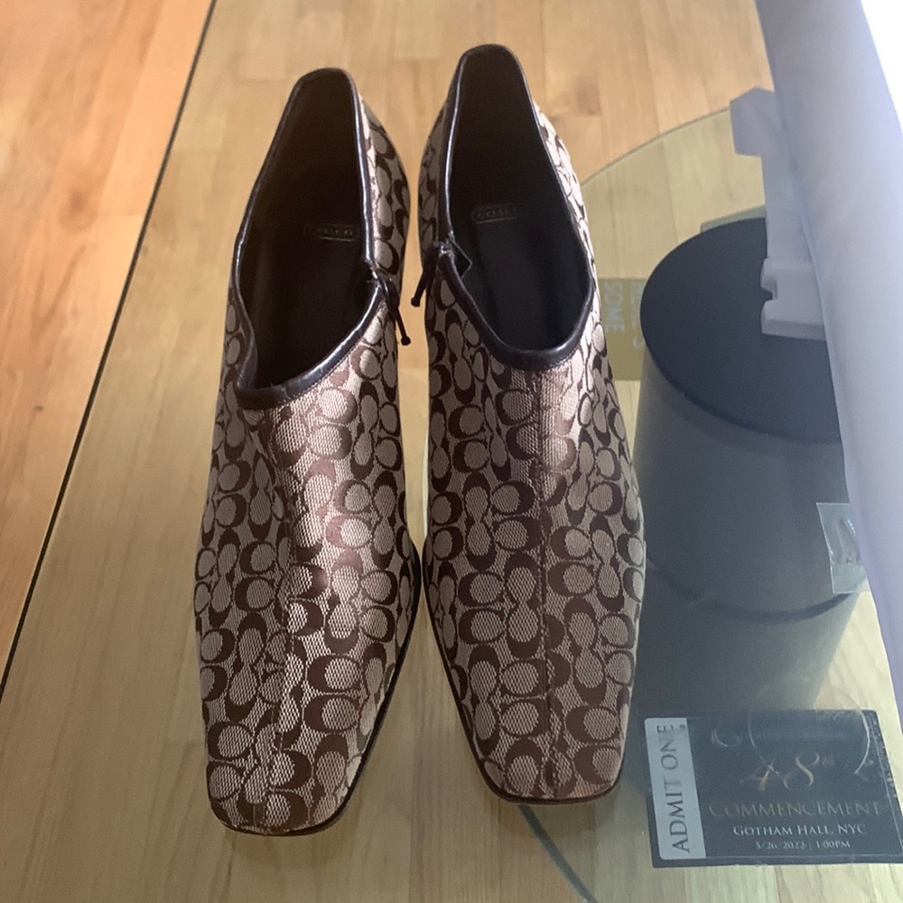 Coach shoe